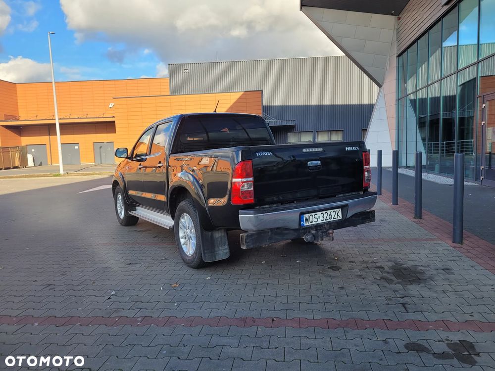 Toyota Hilux 3.0 D-4D Invincible - 3