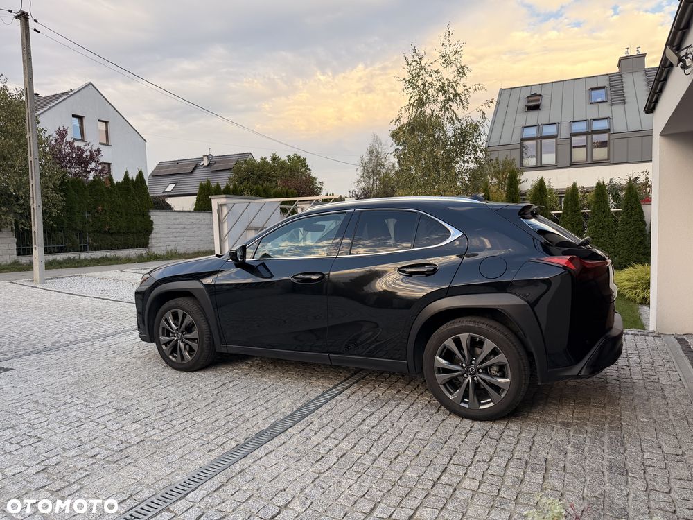 Lexus UX - 7