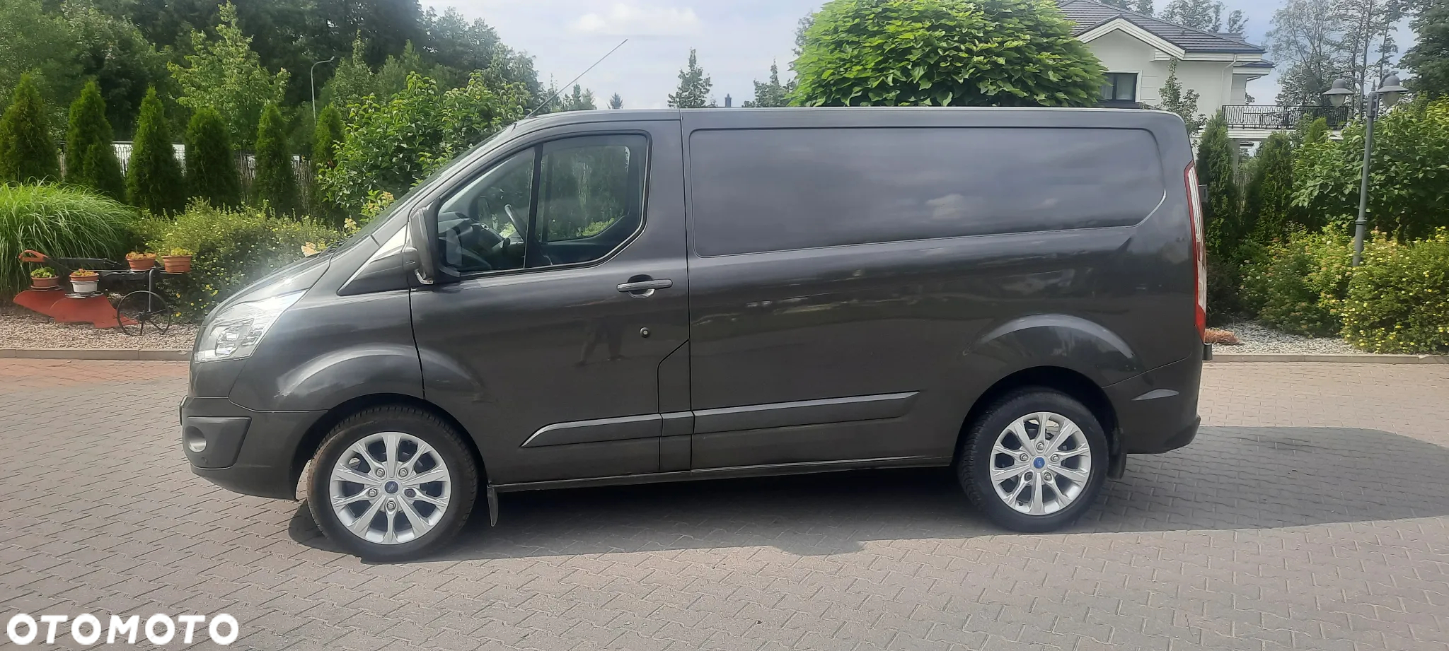 Ford TRANSIT CUSTOM - 13