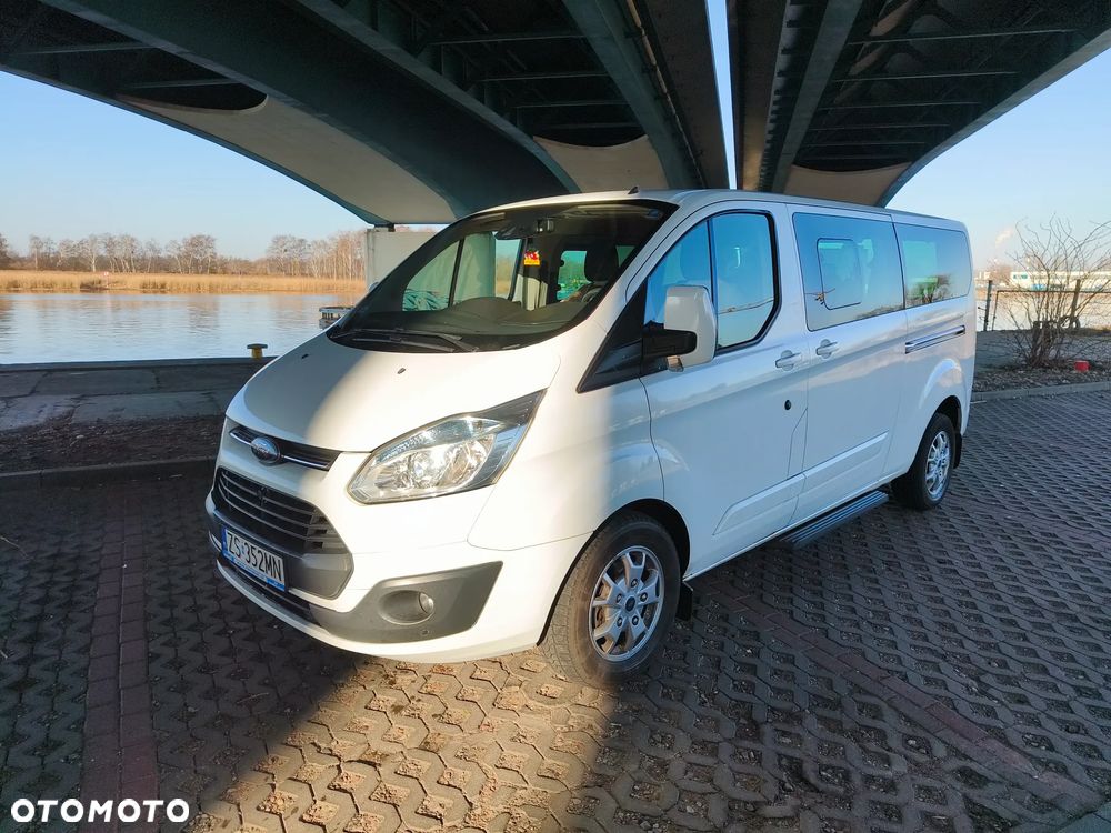 Ford Tourneo Custom 300 L2H1 VA Titanium - 26