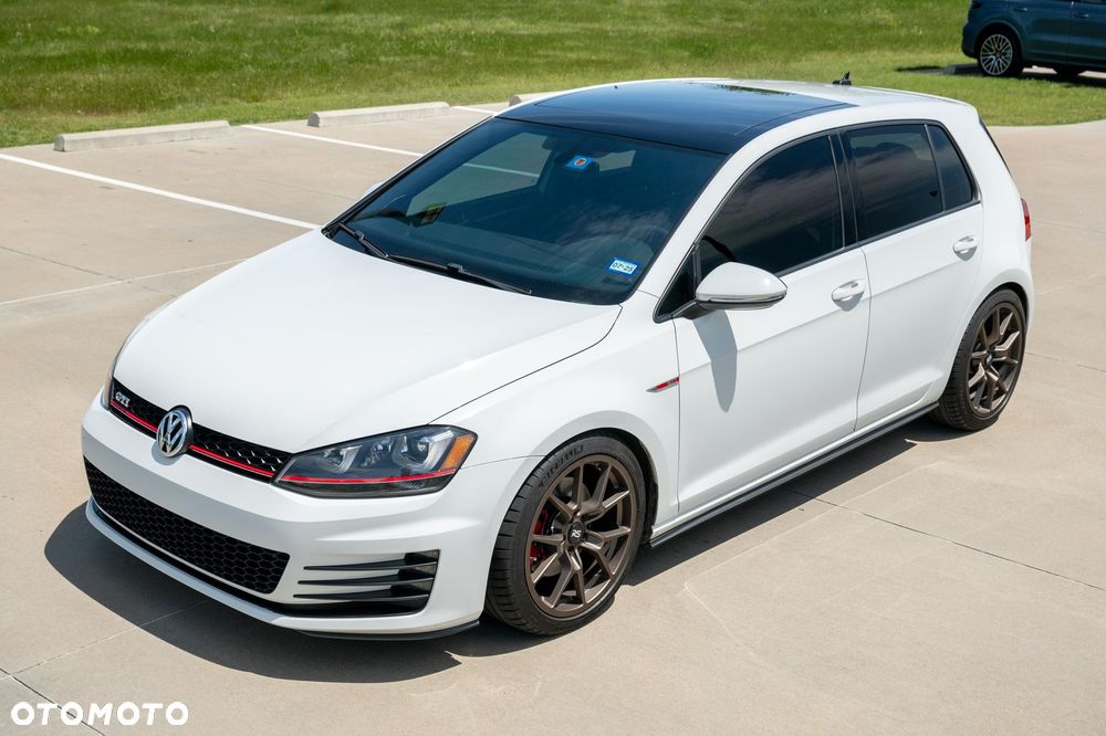 Volkswagen Golf GTI Performance BlueMotion Technology DSG - 3