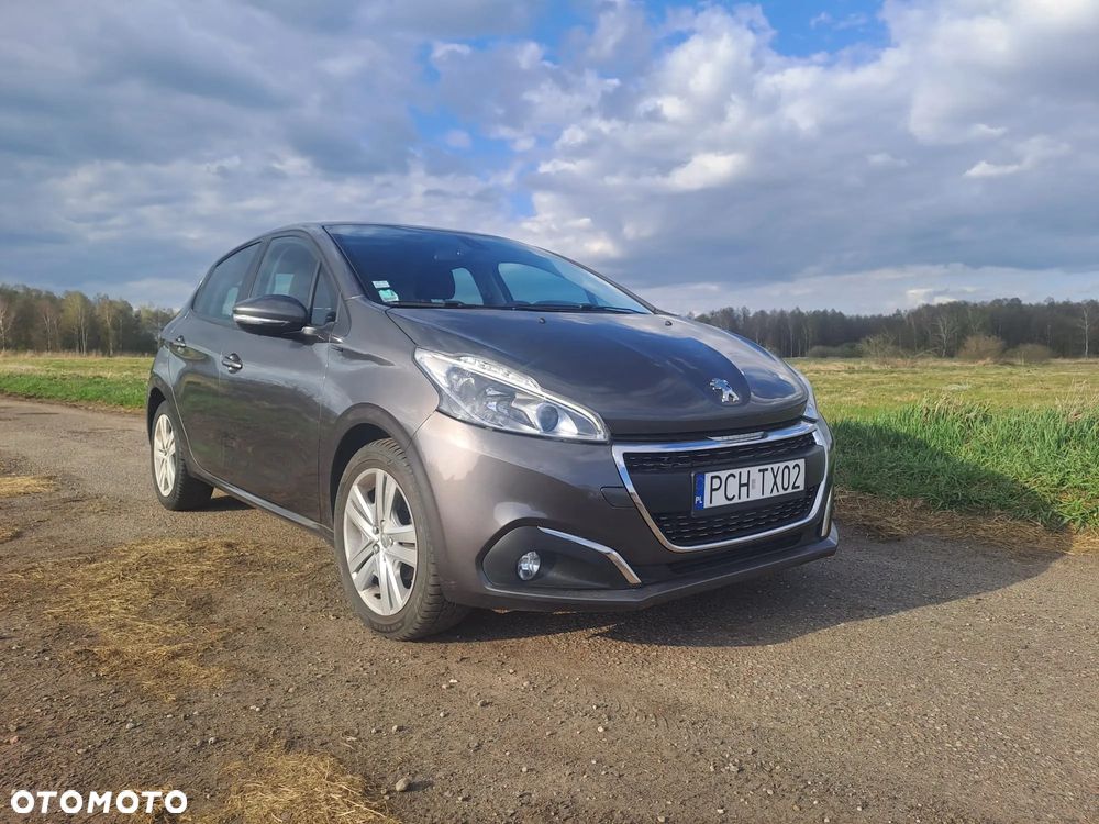 Peugeot 208 - 1