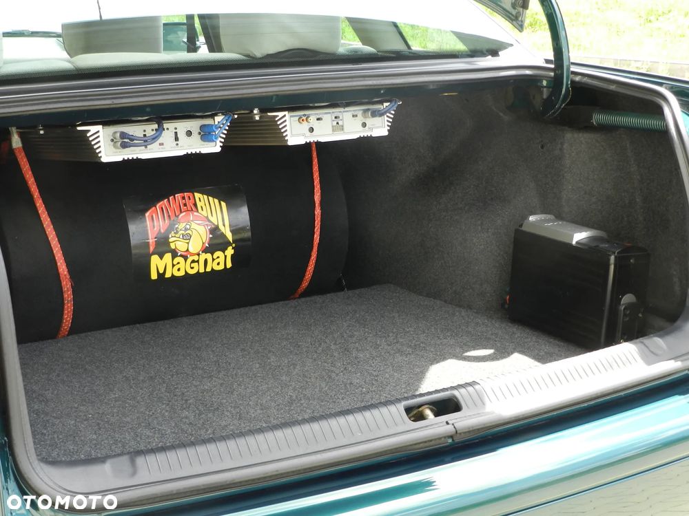 Volkswagen Passat - 30
