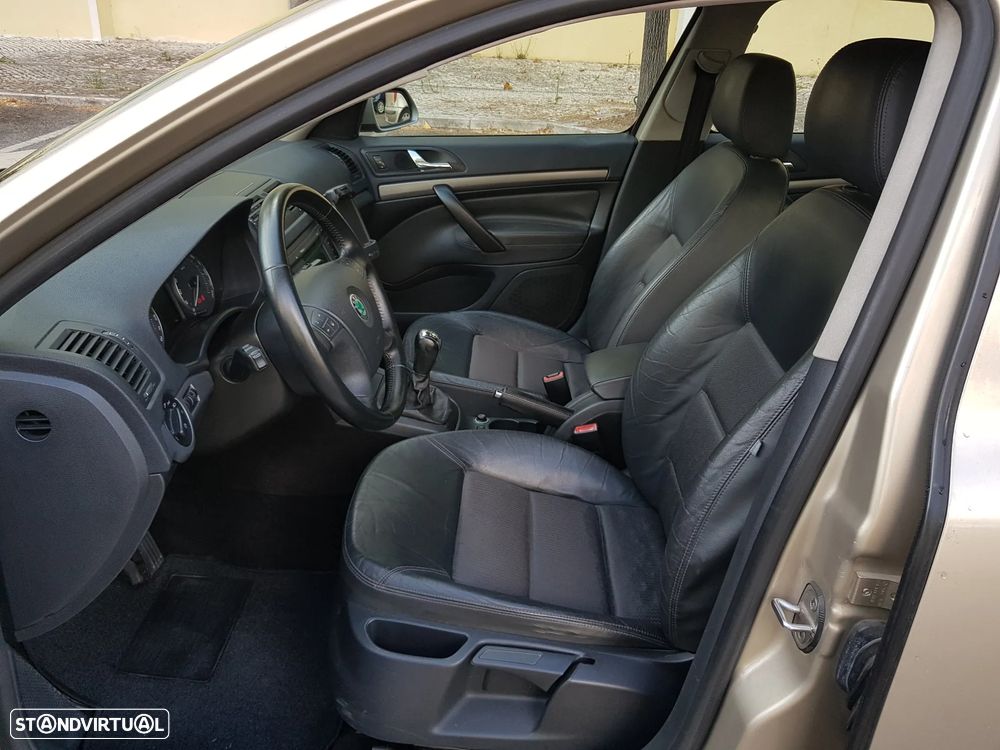 Skoda Octavia 1.6 Elegance - 25