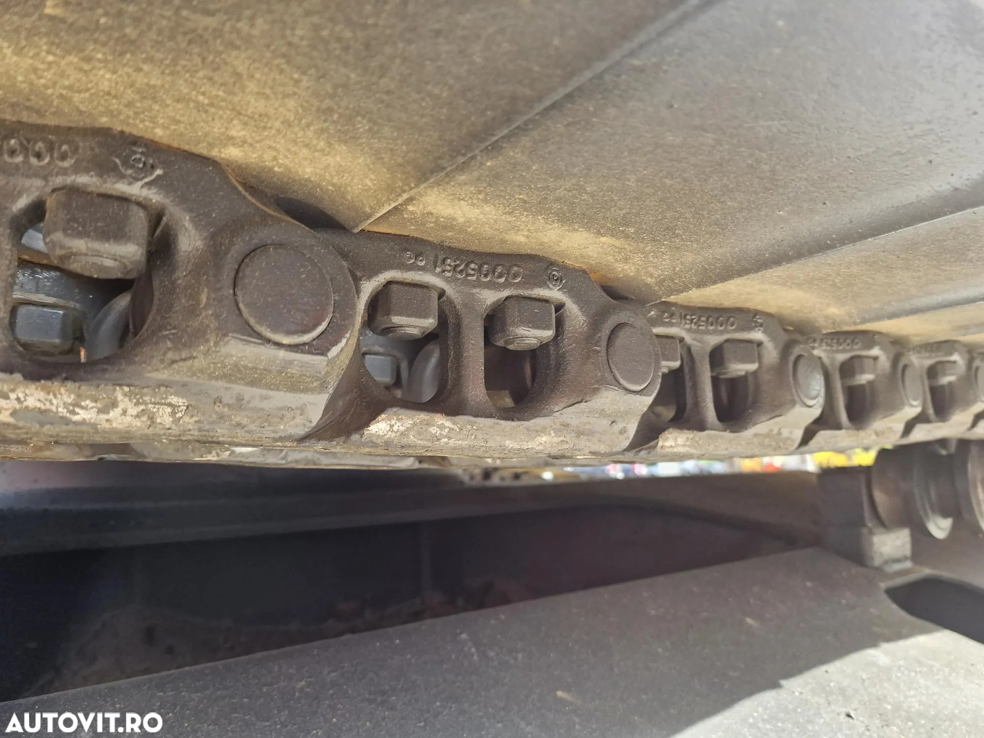 Hitachi ZX210, 23t, cupa 1,3mc NOUA, 12.487h-46900 Eur+Tva, camera spate, instalatia picon, 3 pompe hidraulice HITACHI, protectie acoperis cabina, AC, produs in JAPONIA, posibilitate leasing 46.900 EUR+Tva - 11