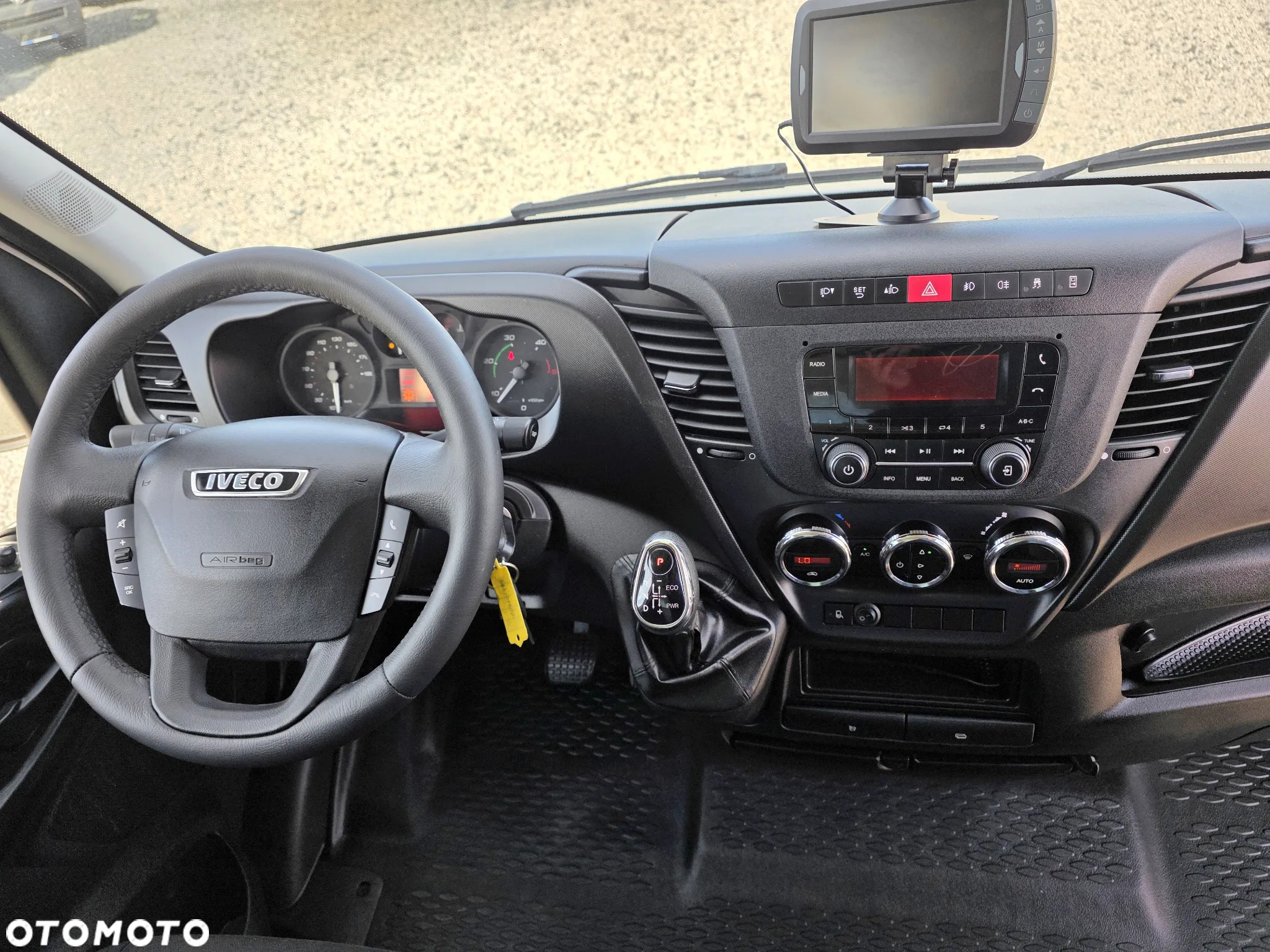 Iveco 35-170 3,0 HPI 170 KONNY KONTENER 4,2M WINDA KLIMA WEBASTO 8 BIEGOWY HIMATIC 4,1M ROZSTAW OSI - 21