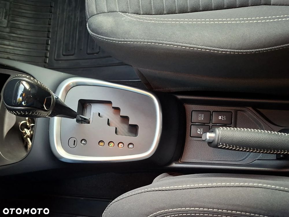 Toyota Yaris Hybrid 100 Premium - 15