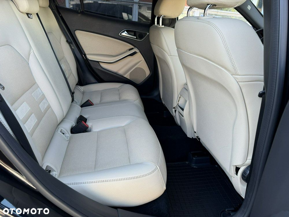 Mercedes-Benz GLA 180 (CDI) d - 33