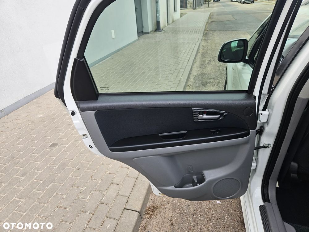 Suzuki SX4 1.6 VVT 4x2 Comfort Dance - 14