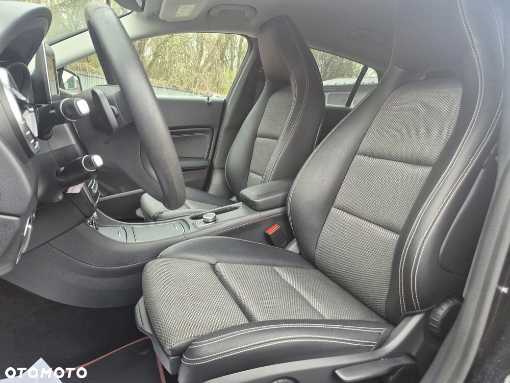 Mercedes-Benz CLA 180 d 7G-DCT - 11