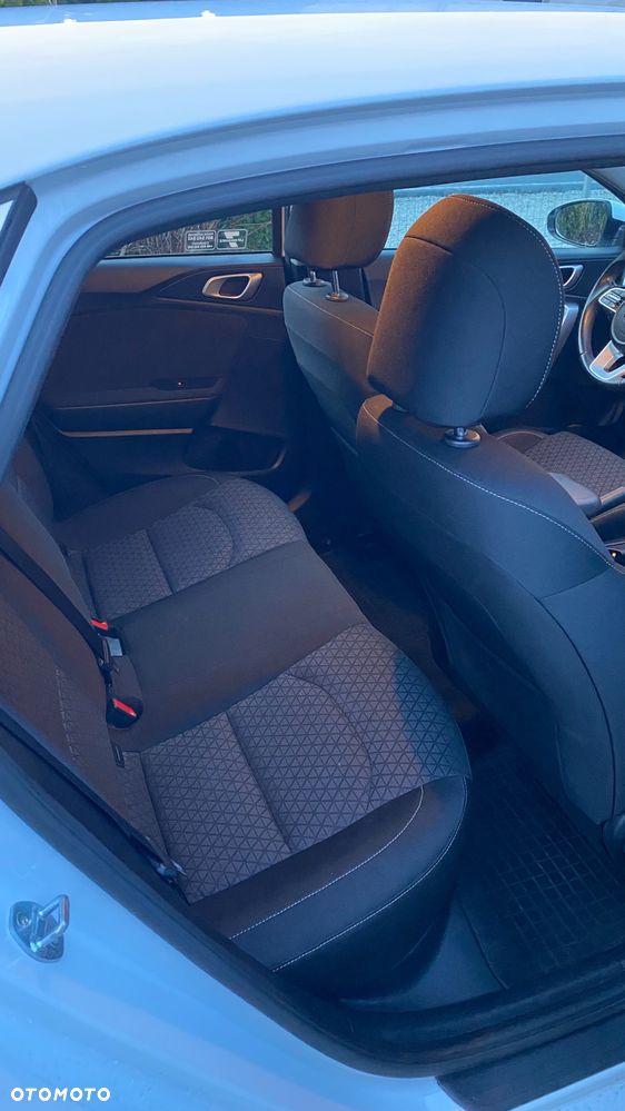 Kia Ceed - 11
