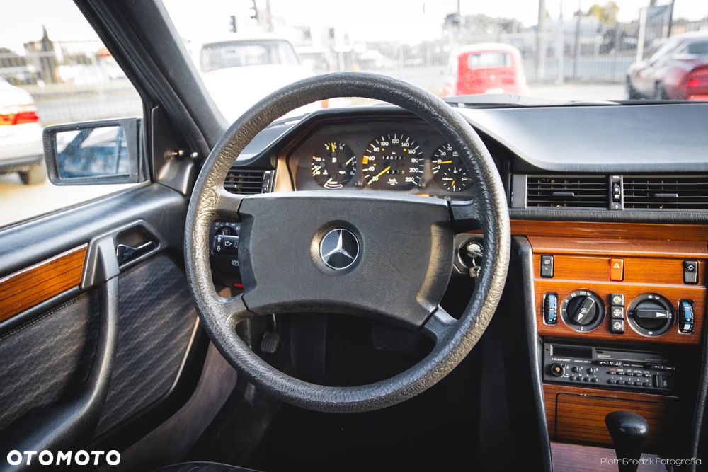 Mercedes-Benz W124 (1984-1993) - 18