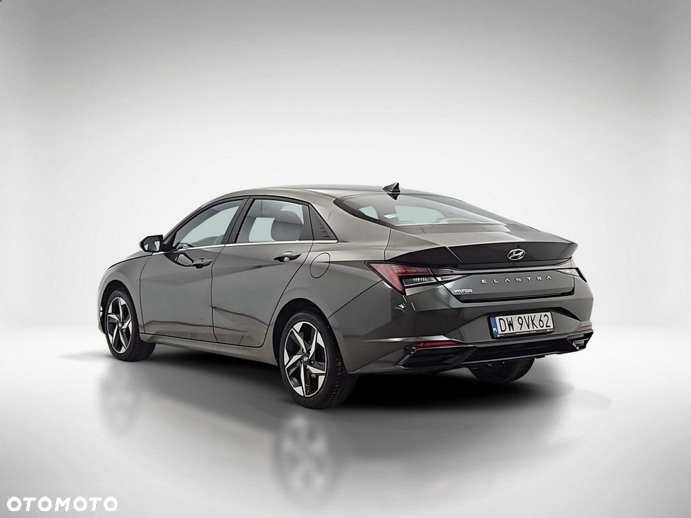 Hyundai Elantra 1.6 Executive CVT - 3