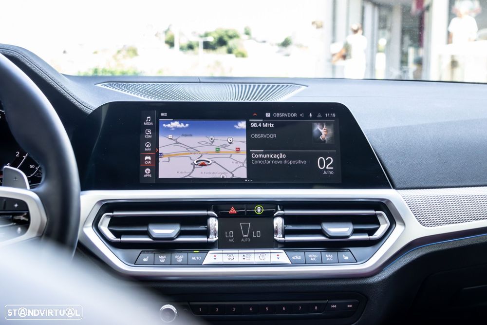 BMW 330 e Pack Desportivo M Pro Auto - 18