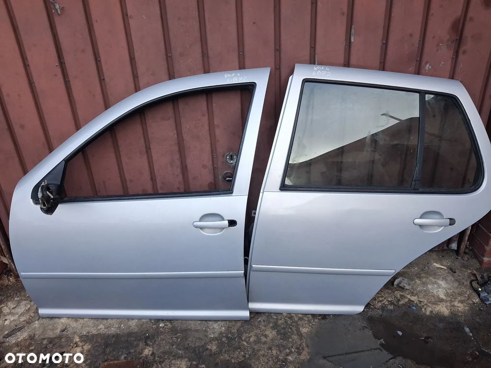 Volkswagen Golf 4 IV HB Drzwi lewe LB7Z srebrne przód przednie kierowcy tył tył Generation szeroka listwa - 1