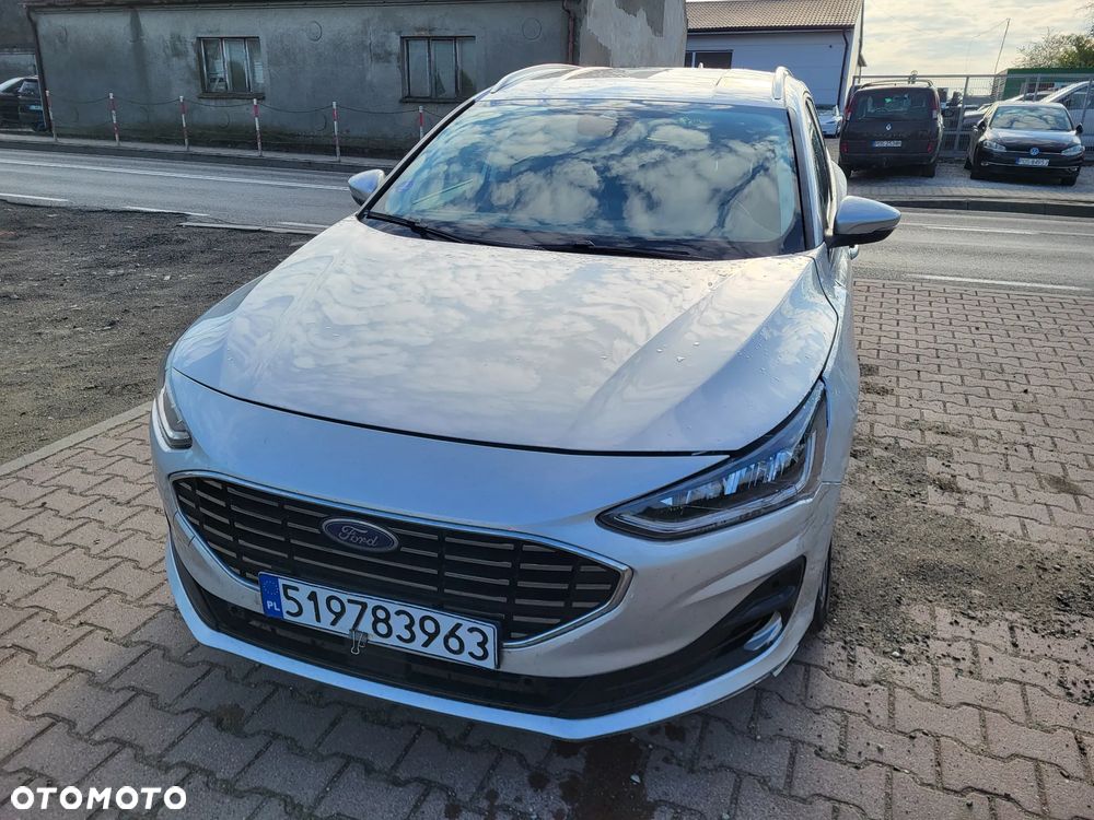 Ford Focus 1.0 EcoBoost Hybrid TITANIUM - 5