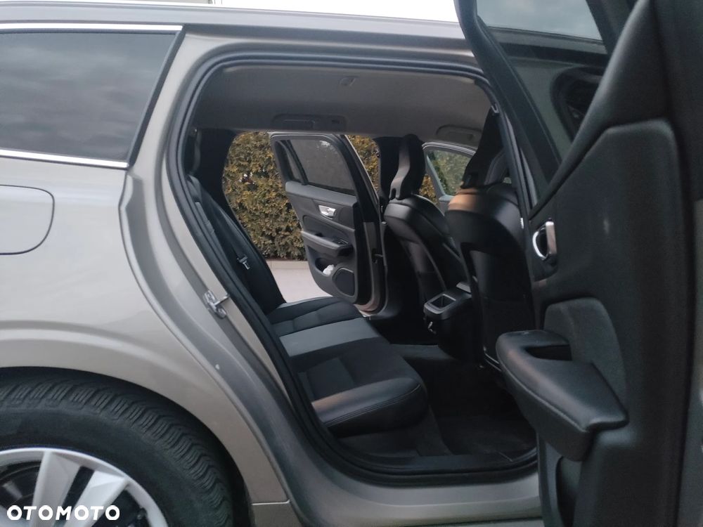 Volvo V60 D3 Drive-E Dynamic Edition (Momentum) - 29