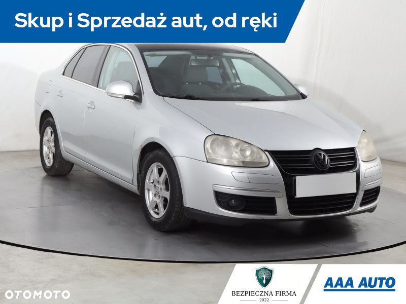 Volkswagen Jetta - 2