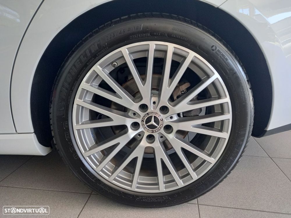 Mercedes-Benz CLA 180 - 25