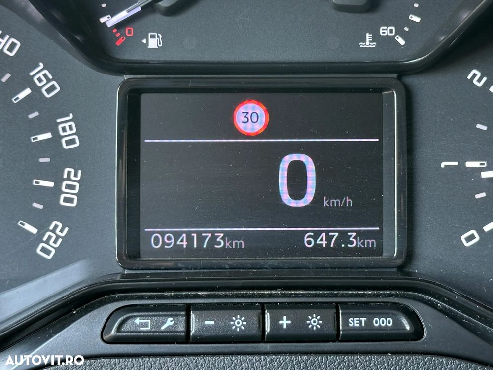 Toyota Proace 1.5 D-4D 102CP 6MT 4+1 L2 Comfort - 22