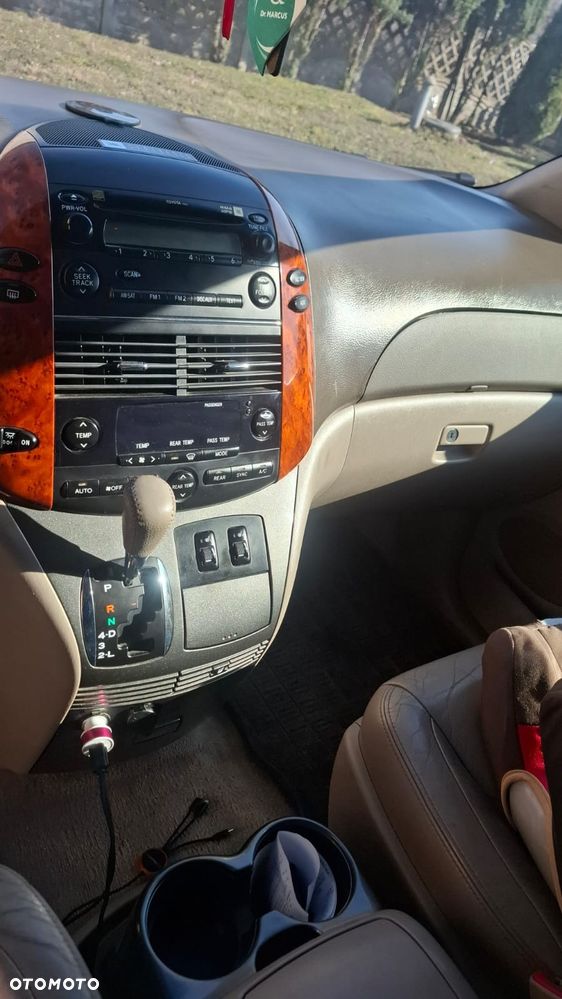 Toyota Sienna - 13