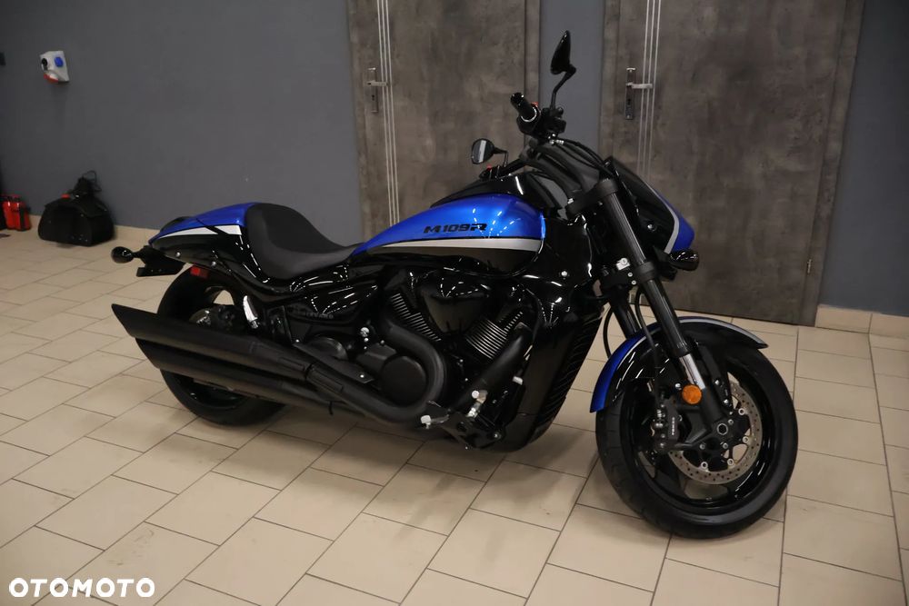 Suzuki Intruder - 10