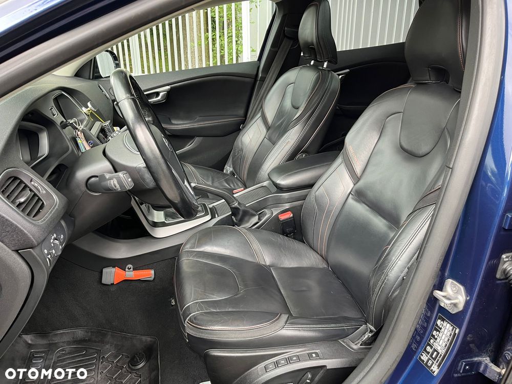 Volvo V40 D4 Drive-E Ocean Race - 6