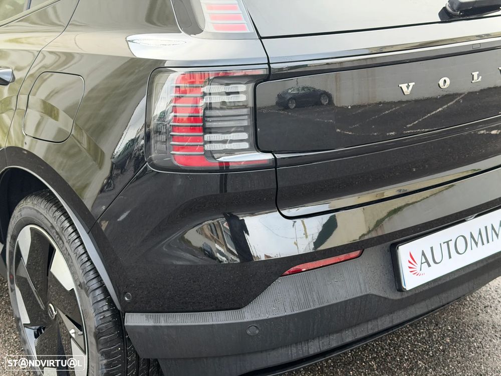 Volvo EX30 Single Motor Extended Range RWD Ultra - 33