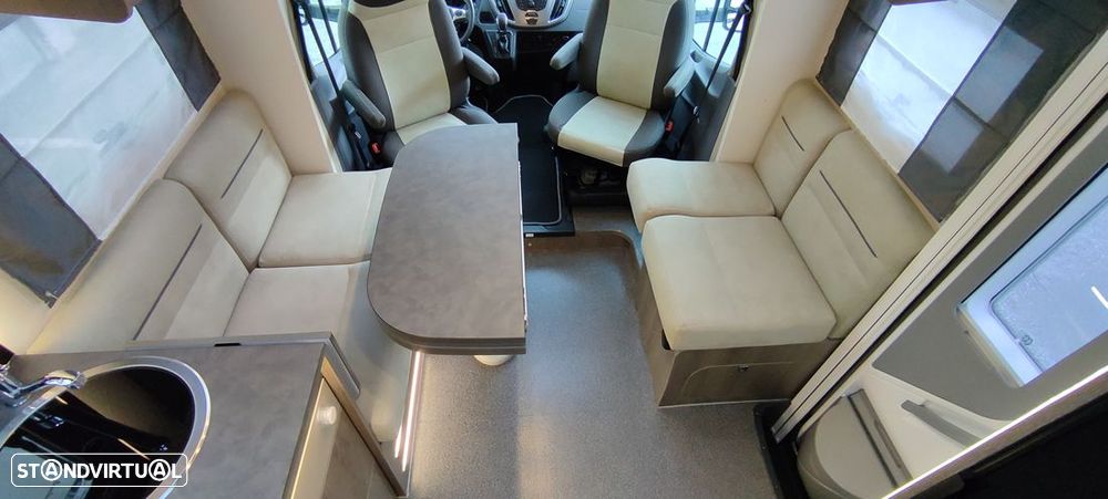 Chausson Titanium 708 (Cama central 7.10mt e sala face a face) - 2