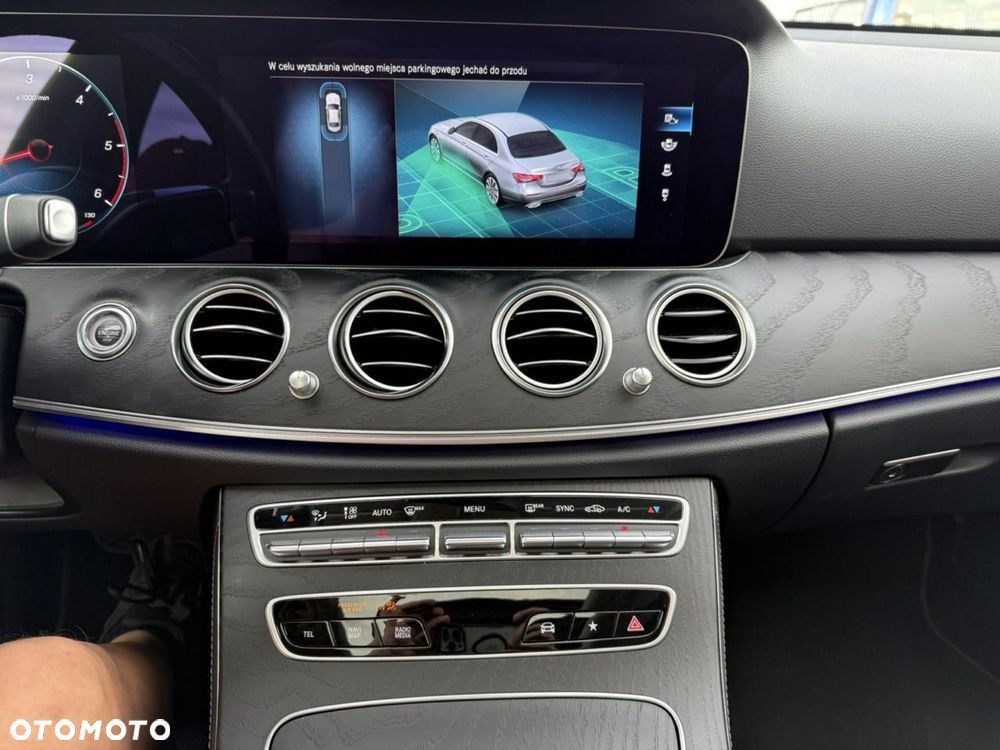 Mercedes-Benz Klasa E 400 d 4Matic 9G-TRONIC AMG Line - 27