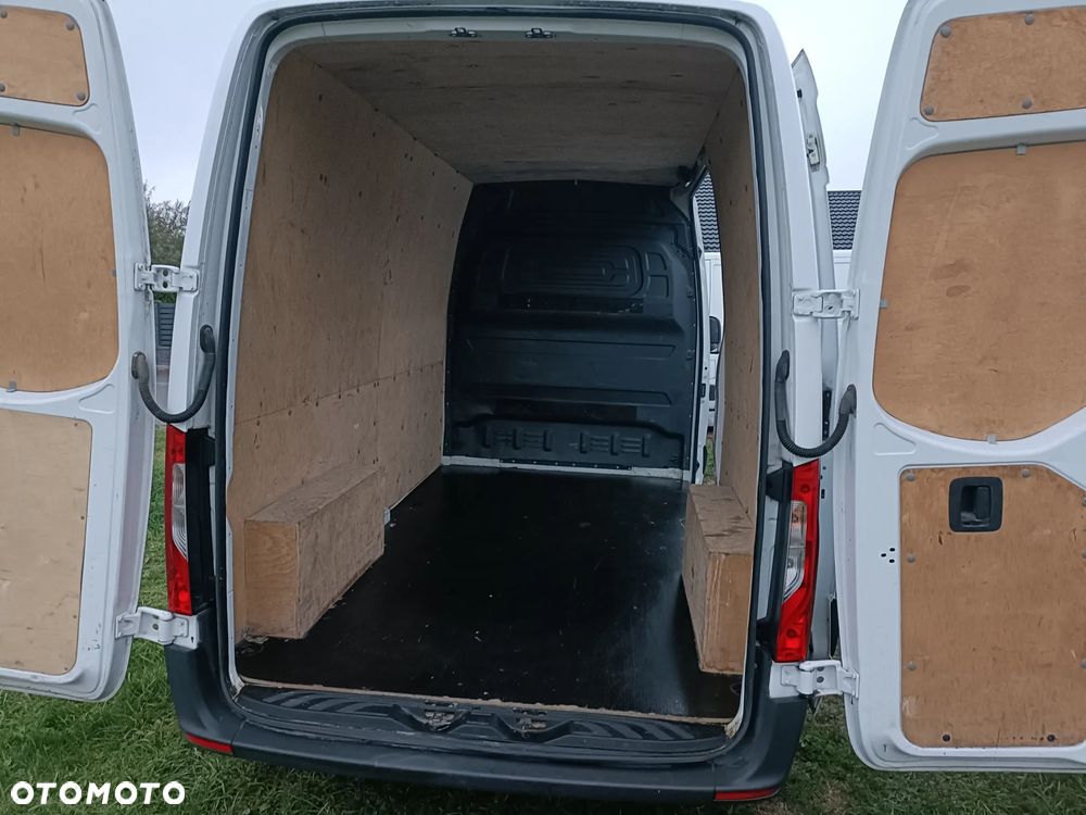 Mercedes-Benz Sprinter - 21