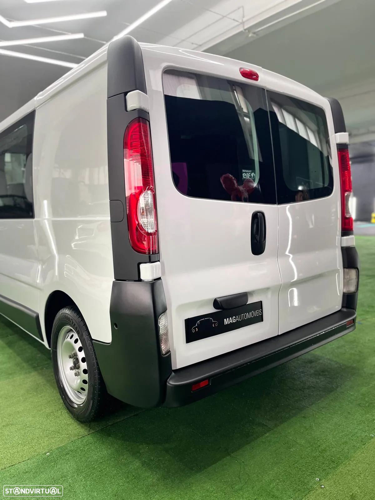 Renault Trafic 2.0 dCi 115 Privi. Luxe - 6