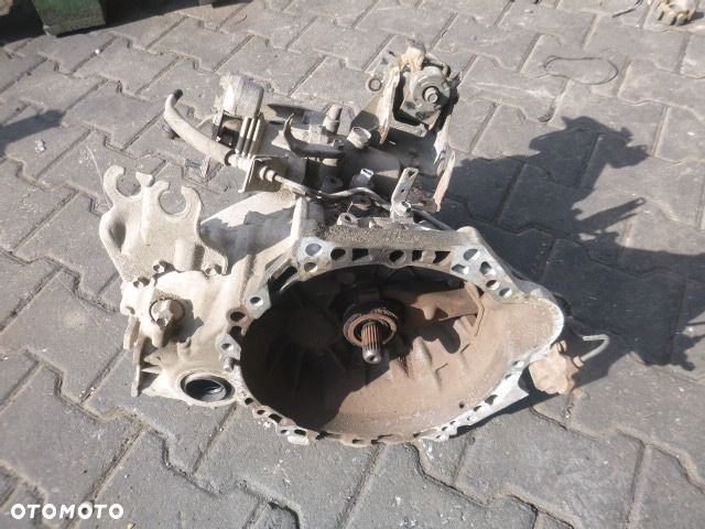 MANUALNA SKRZYNIA BIEGÓW TOYOTA COROLLA E12 1.4 16V - 8