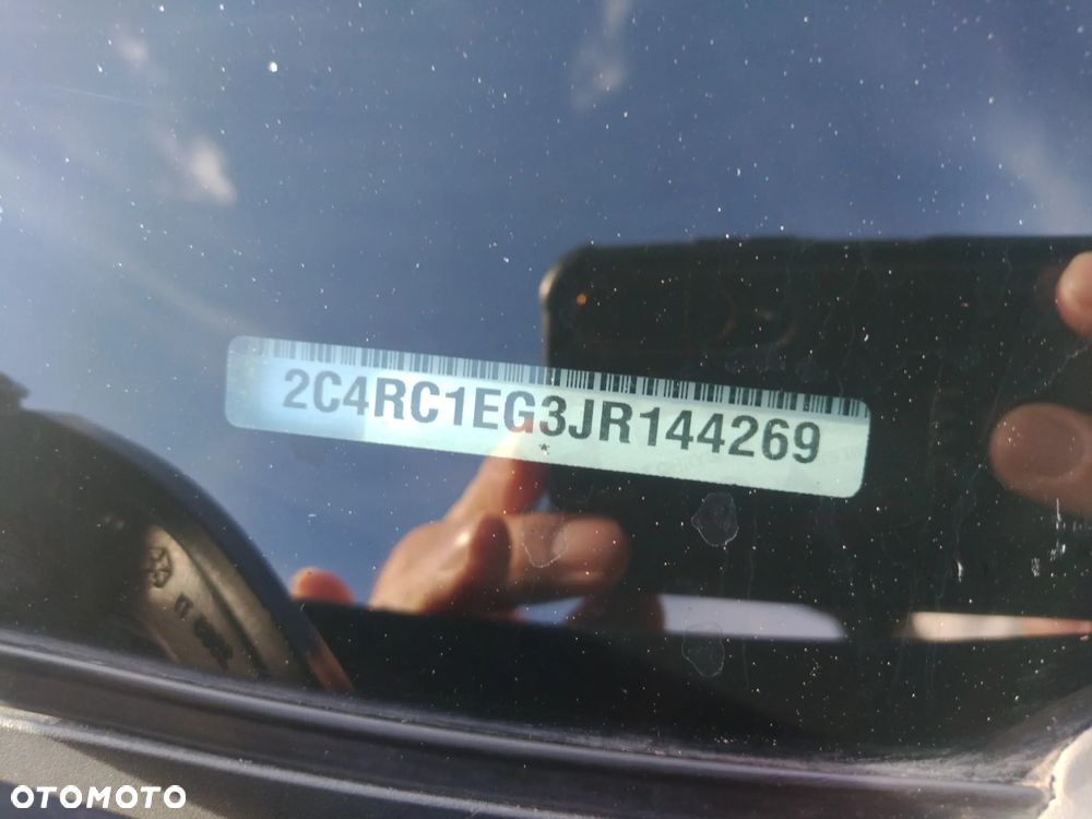 Chrysler Pacifica - 10