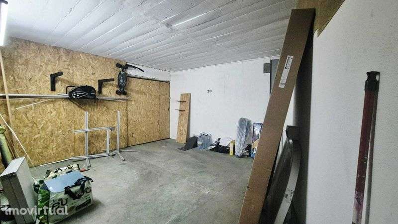 Garagem Ampla com 35 m² | Zona do Hospital do Barreiro - Grande imagem: 2/9