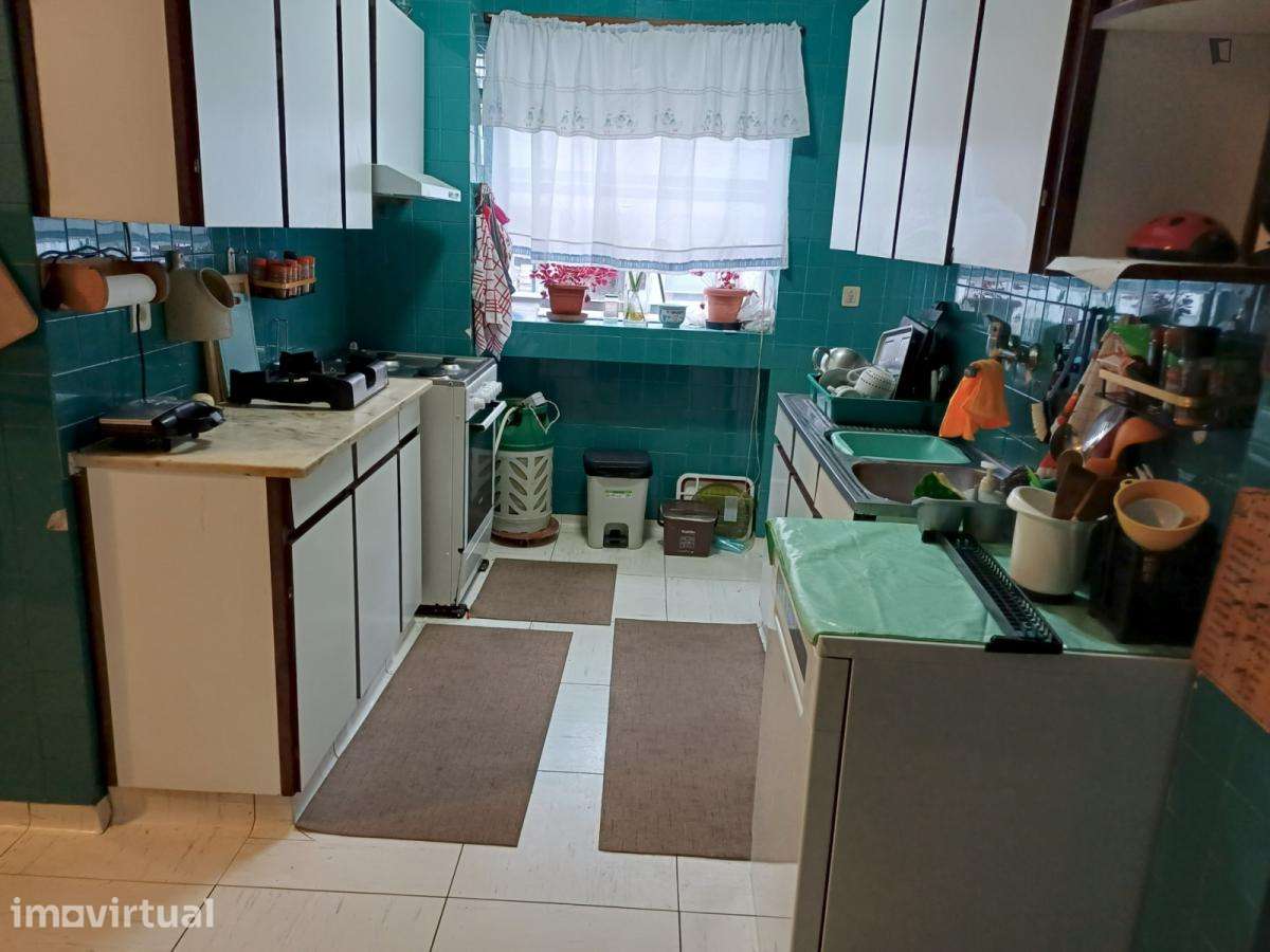 Quarto - localizado em Massarelos Porto - Grande imagem: 5/8