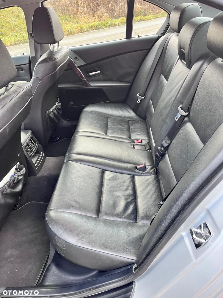 BMW Seria 5 545i - 18
