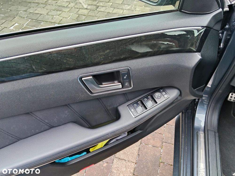 Mercedes-Benz Klasa E 350 CDI DPF 4Matic BlueEFFICIENCY 7G-TRONIC Avantgarde - 17