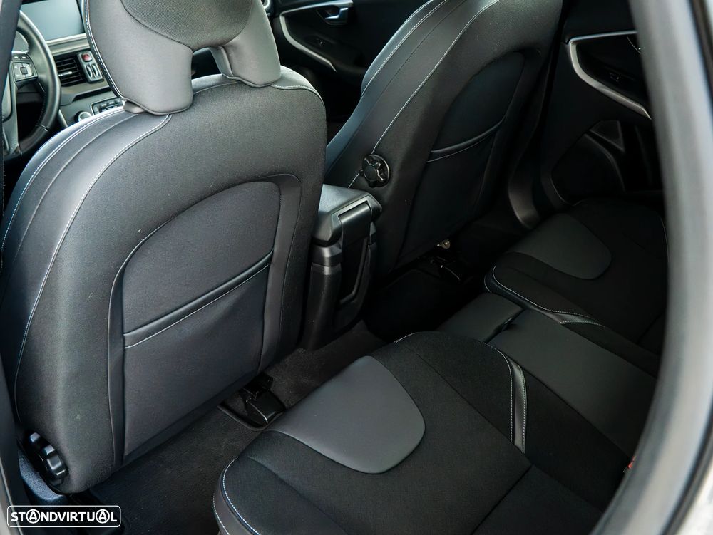 Volvo V40 2.0 D2 Momentum - 21