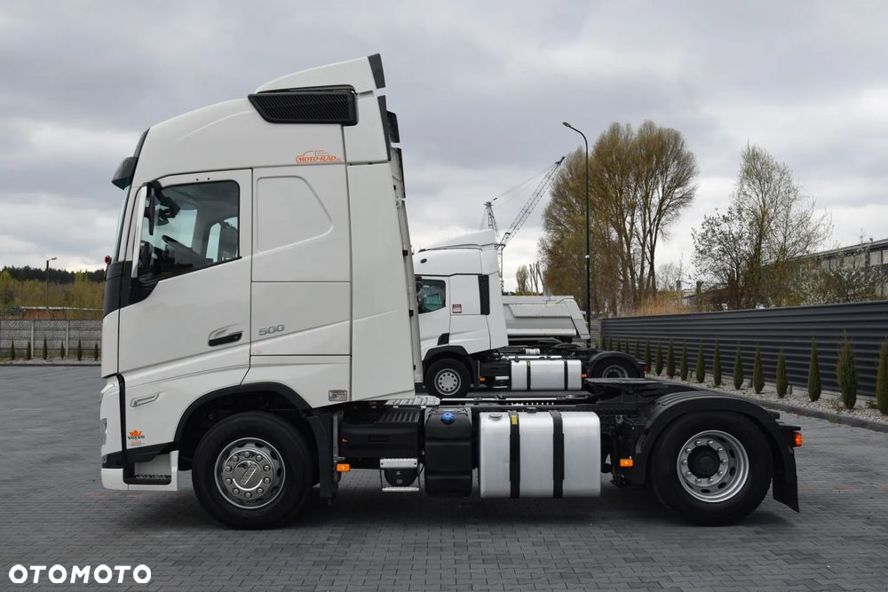 Volvo FH500 / EURO 6 / NOWY MODEL / KLIMATYZACJA POSTOJOWA / ACC / LEDY / 2 ZBIORNIKI / 2022 / NISKI PRZEBIEG / SERWISOWANY / SPROWADZONY - 8