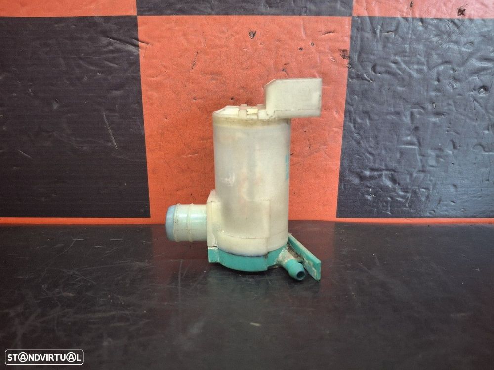 Motor Esguicho / Reservatório Limpa Vidros Isuzu Elf Camião De Platafo - 1