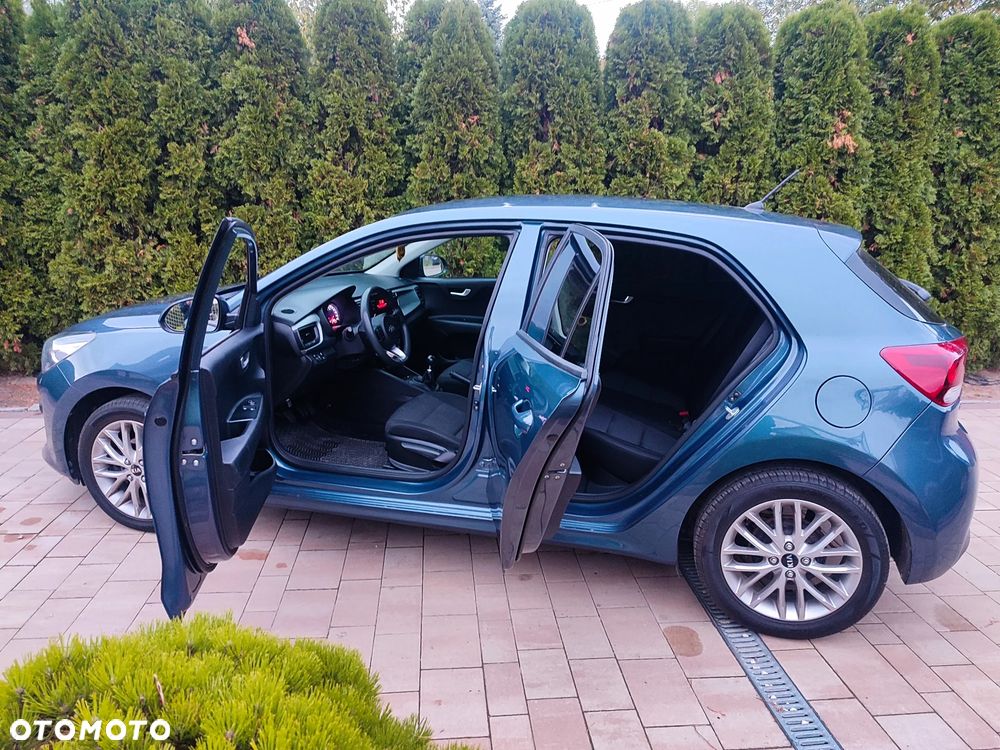 Kia Rio - 16