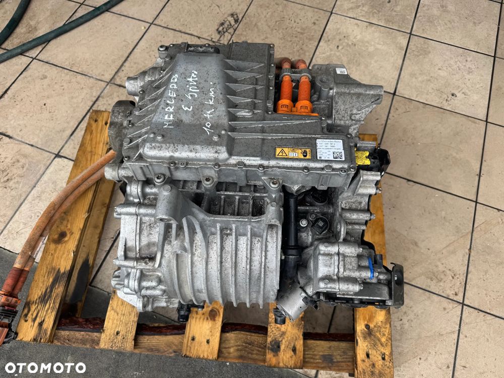 E Sprinter 907 910 silnik elektryczny A9103408000 przebieg 10tyś  JAK NOWY - 1