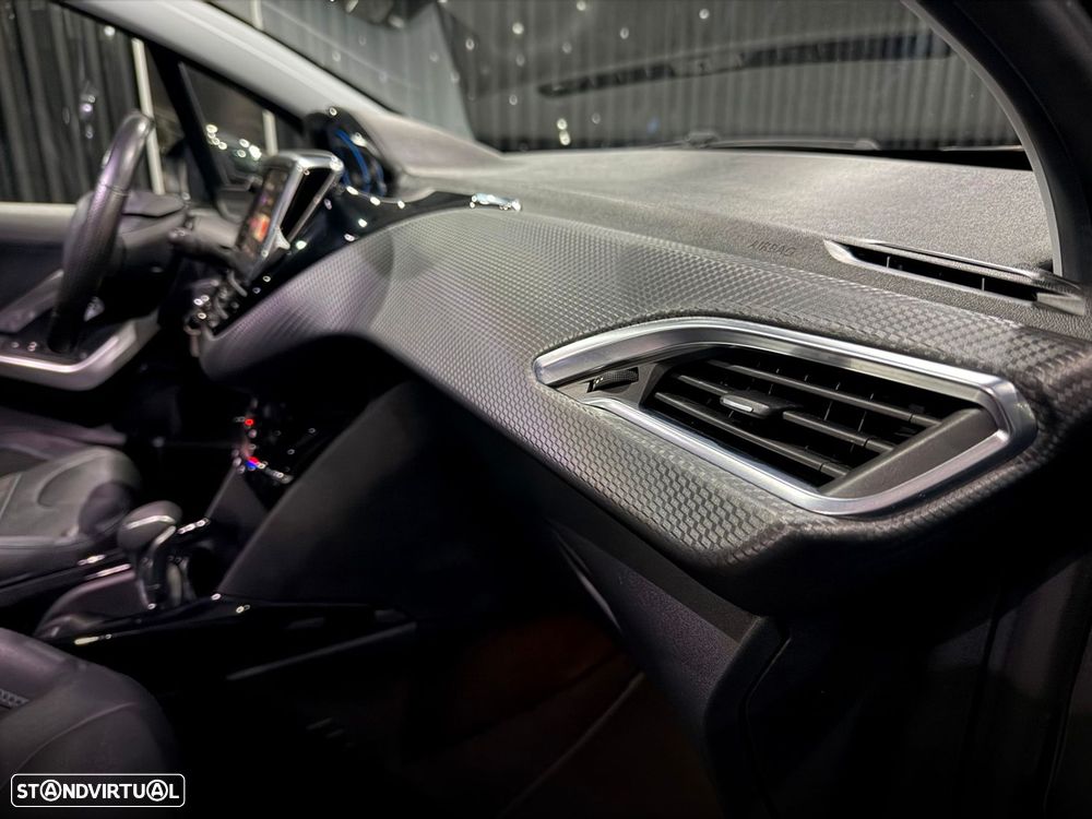 Peugeot 2008 1.2 PureTech Crossway EAT6 - 36