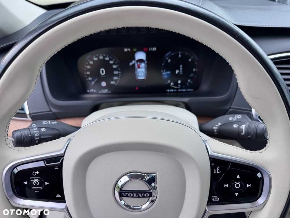 Volvo XC 90 - 26