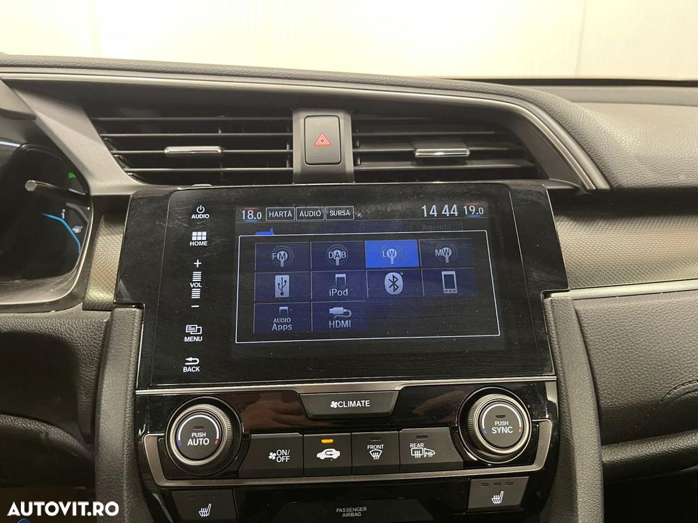 Honda Civic 1.0 VTEC Turbo CVT Elegance - 16