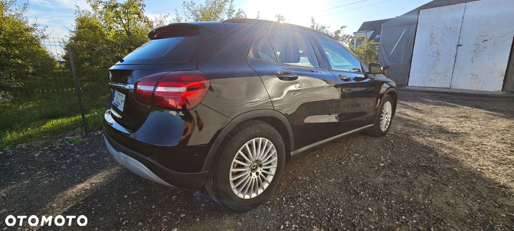 Mercedes-Benz GLA 180 (CDI) d 7G-DCT - 3