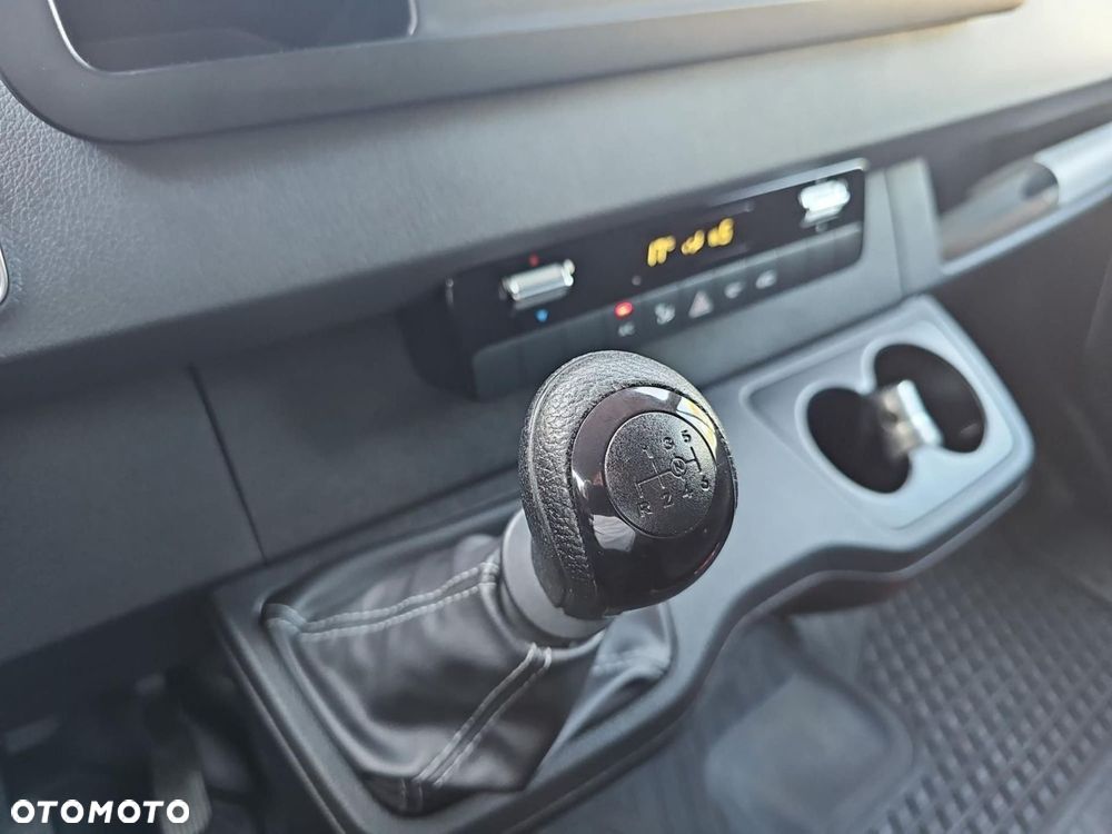 Mercedes-Benz Sprinter - 17