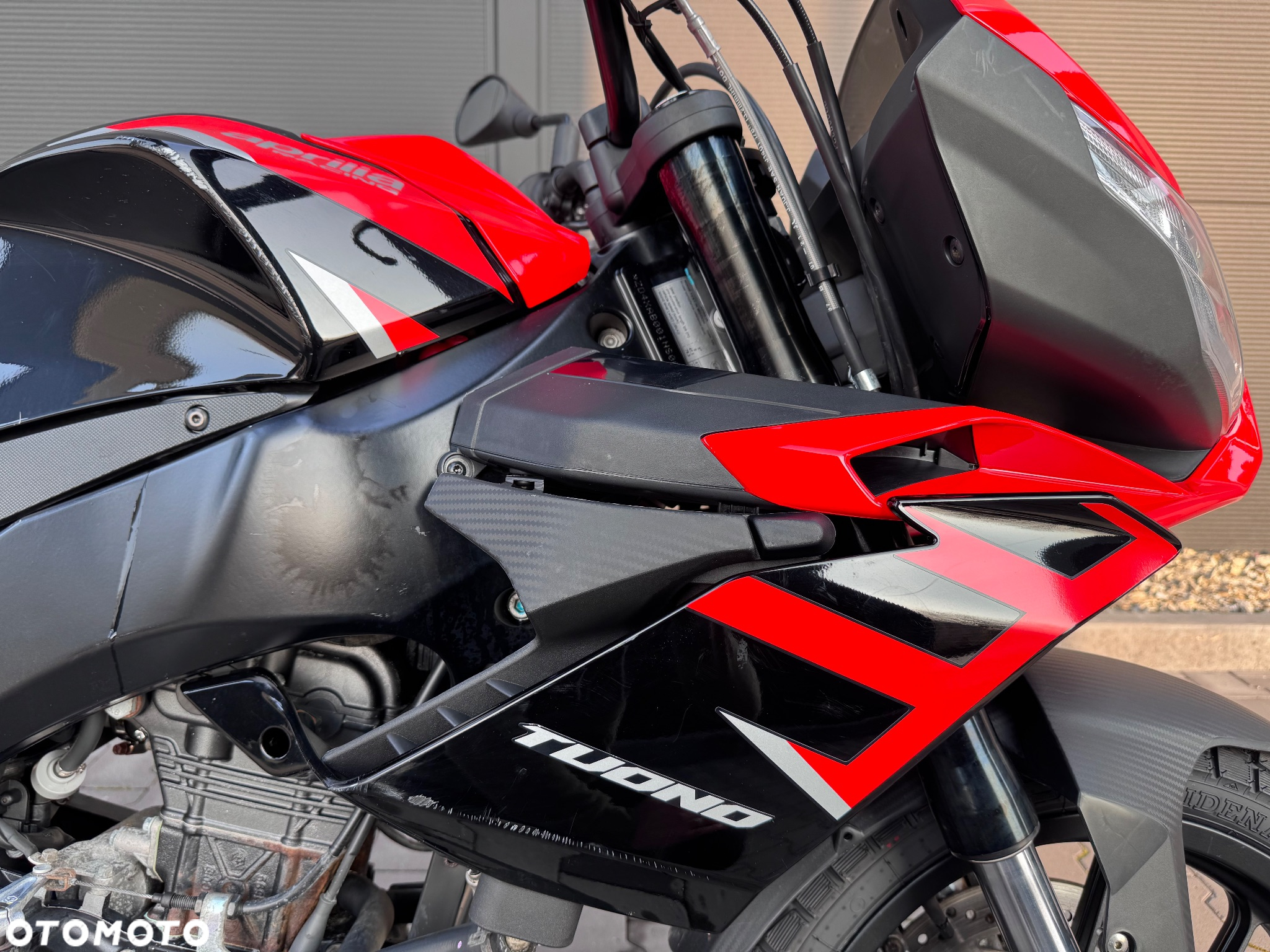 Aprilia Tuono - 11