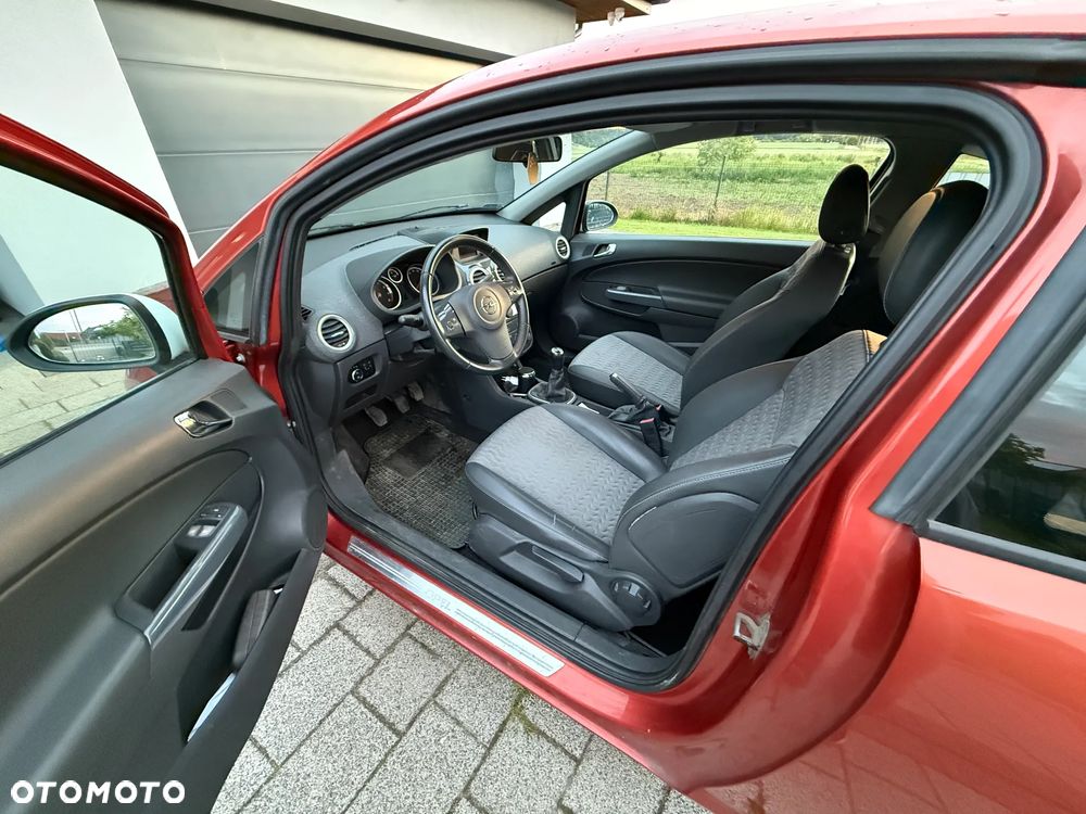 Opel Corsa 1.4 16V Cosmo - 4